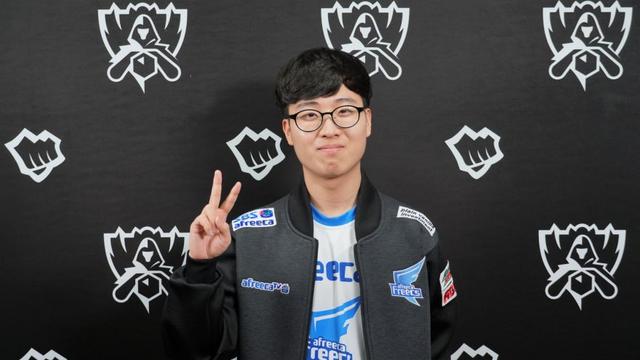 时刻挺身而 时刻挺身而