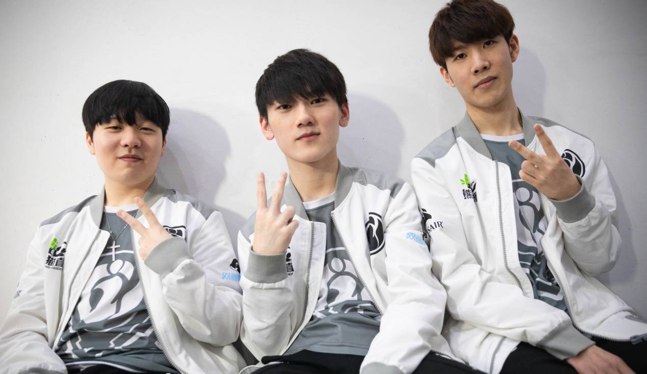 勇士球迷对 勇士球迷对