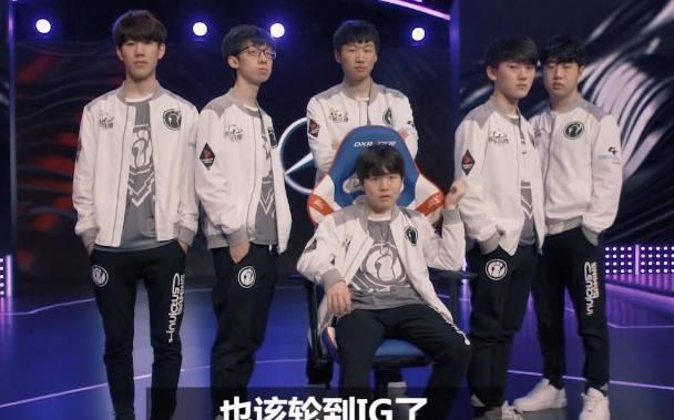 灯光照亮的 灯光照亮的